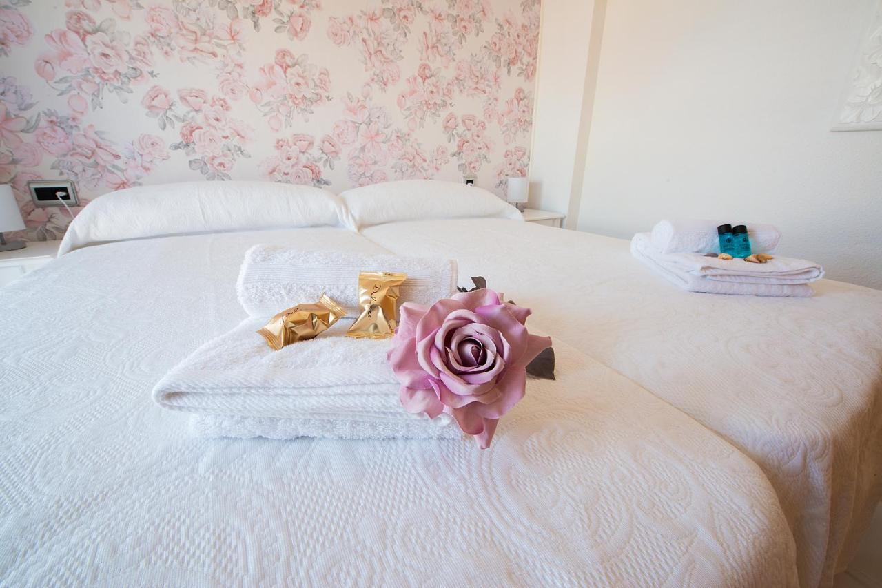 Las Damas Premium 23F Beach Front - Pool & Parking Benidorm Extérieur photo
